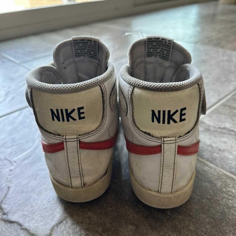 Nike Blazer Mid ‘77 - Picture 2 of 3